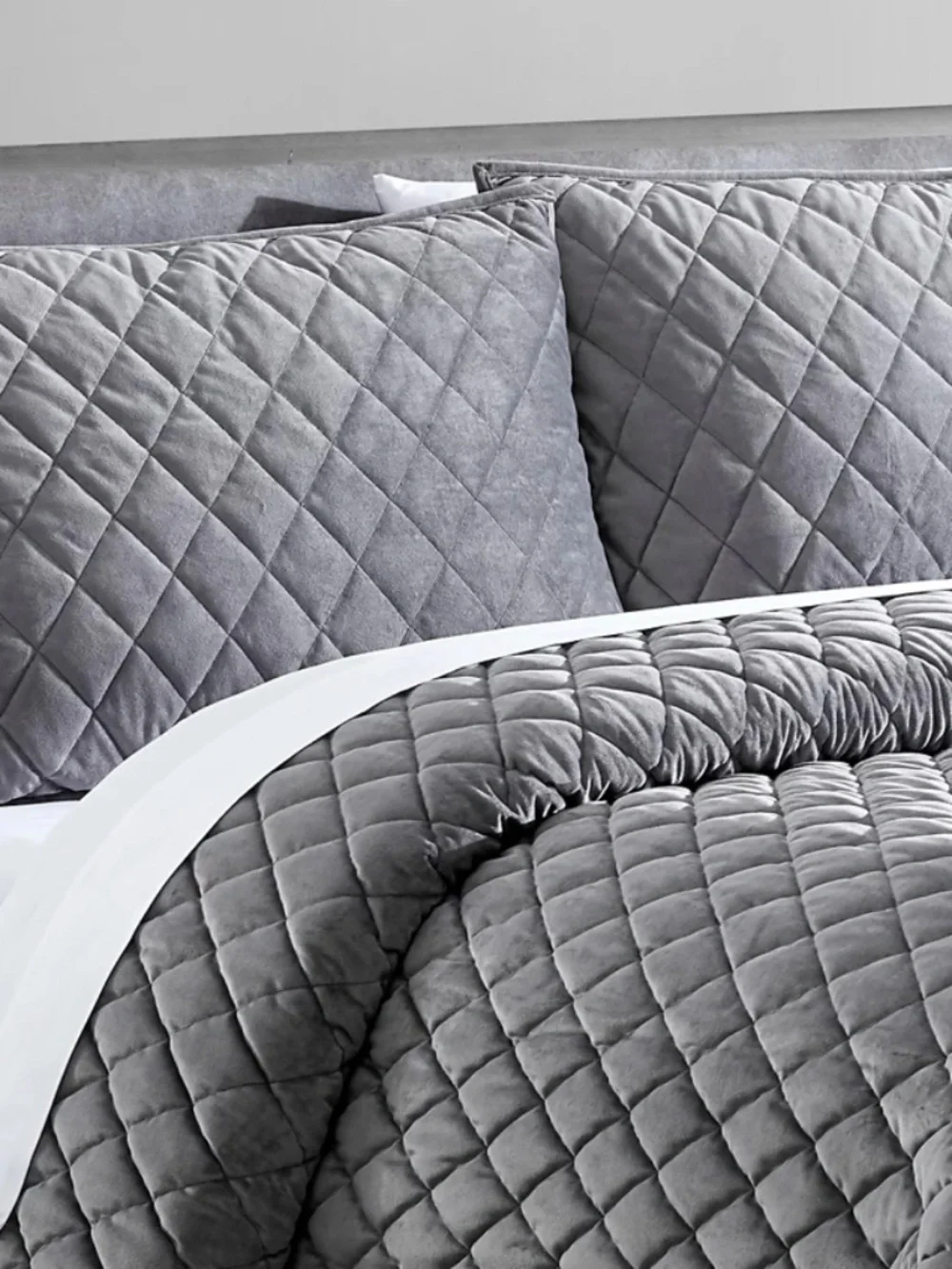 Vera Wang Velvet Soft Charcoal Velvet KING Size Coverlet with King Shams